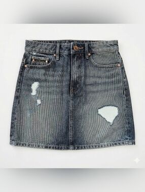 💎 Calvin Klein Jeans Distressed Denim Mini Skirt – Like New! Size 30 Waist